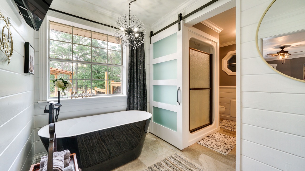 Photo of Bathroom in Broken Bow