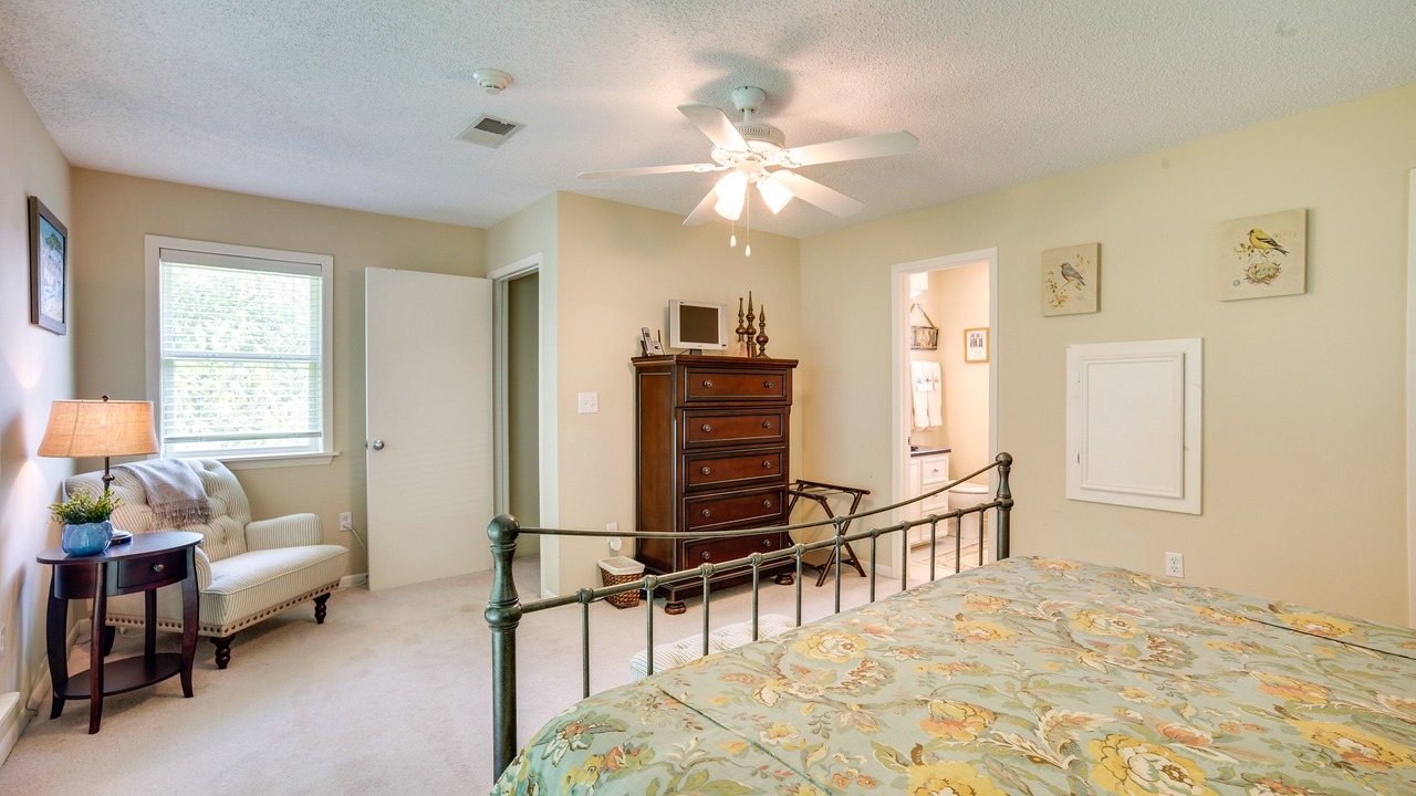 Photo of Bedroom in West Livingston