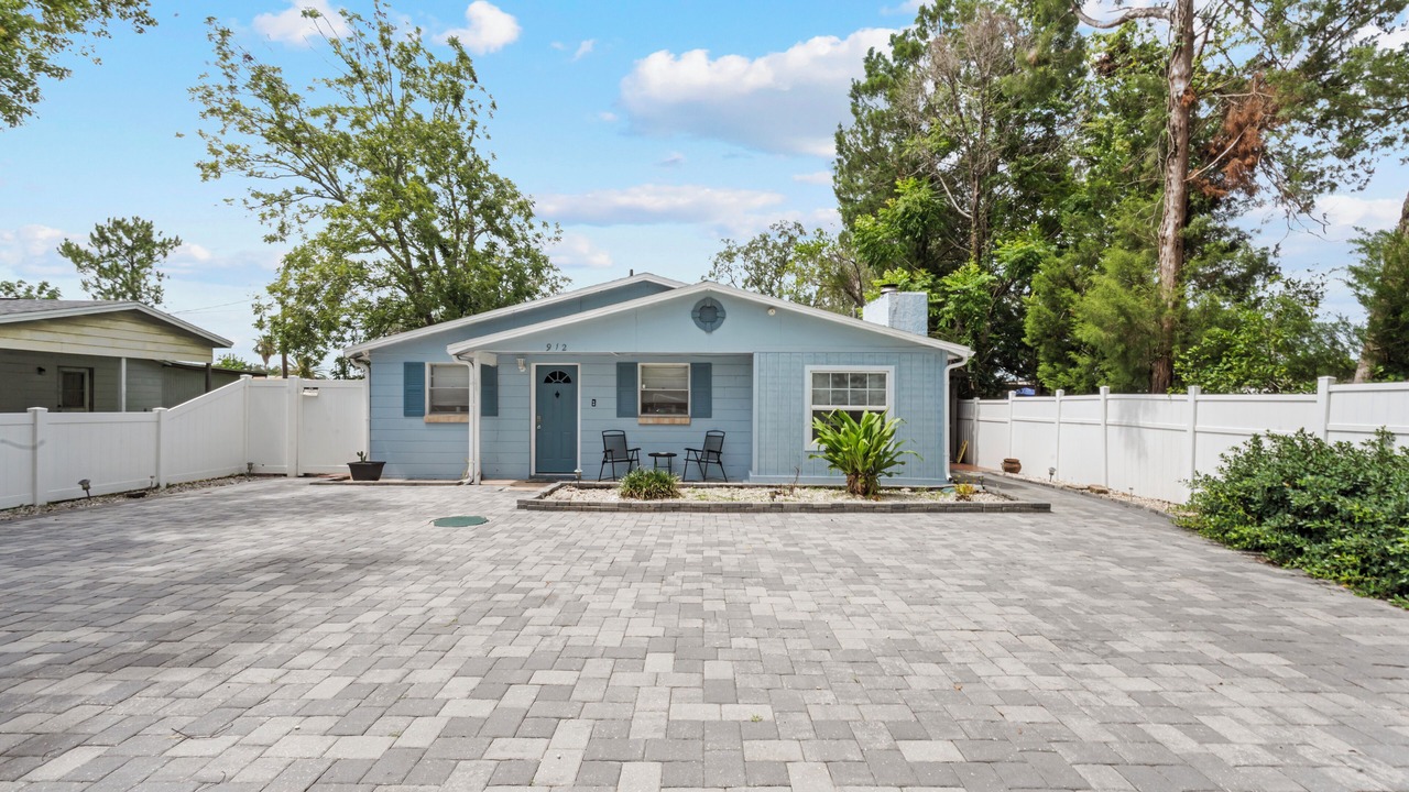 Photo of Others in University