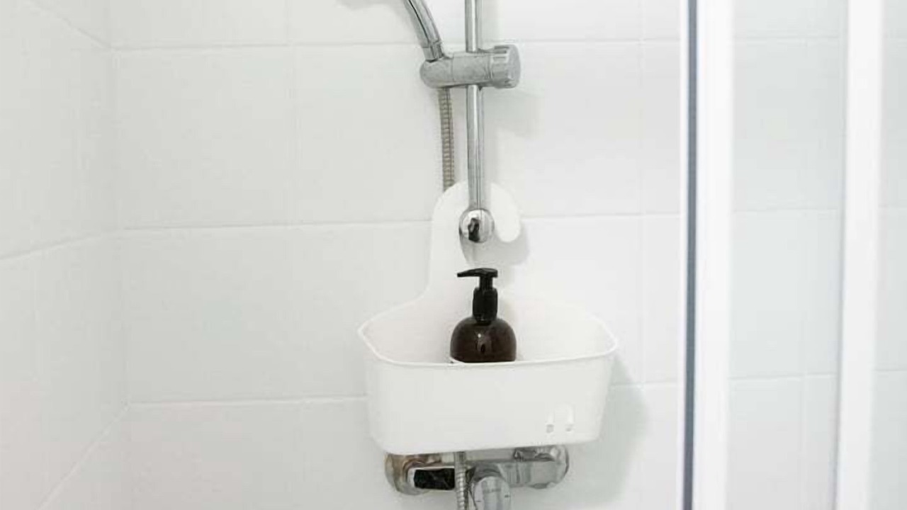 Photo of Bathroom in Republique - Tolstoi