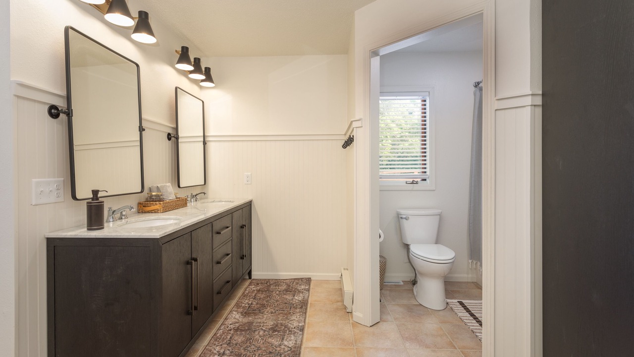 Photo of Bathroom in Alexandria