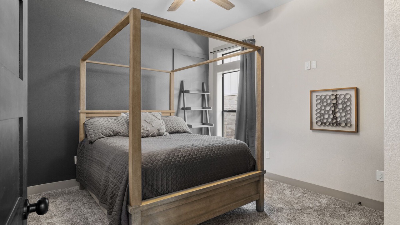 Photo of Bedroom in Kyle