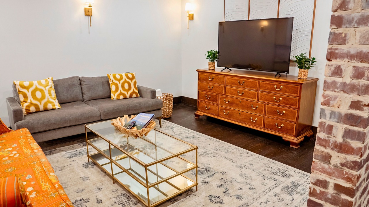 Photo of Livingroom in St. Elmo Improvement League