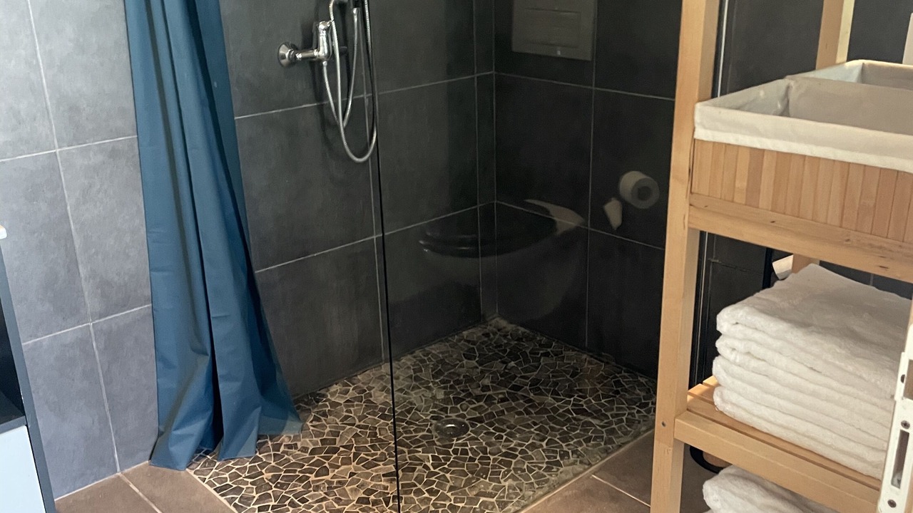 Photo of Bathroom in Assat