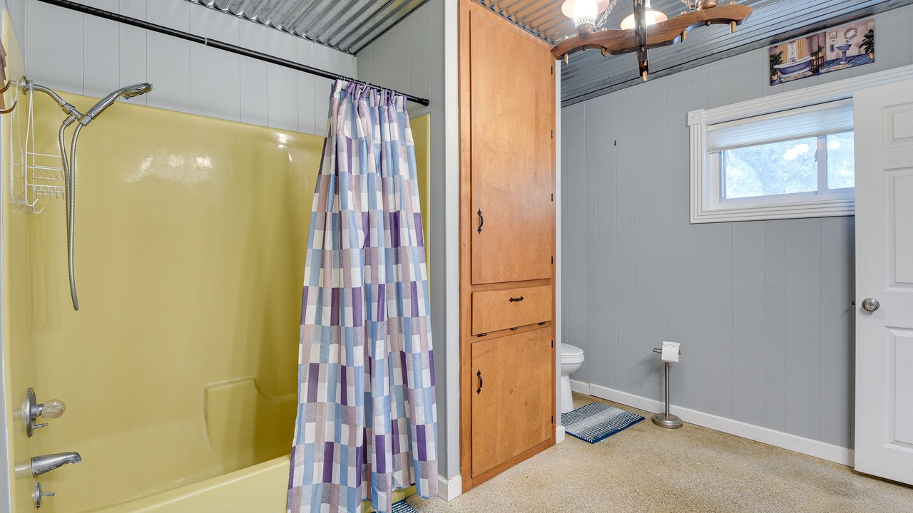 Photo of Bathroom in Brownwood