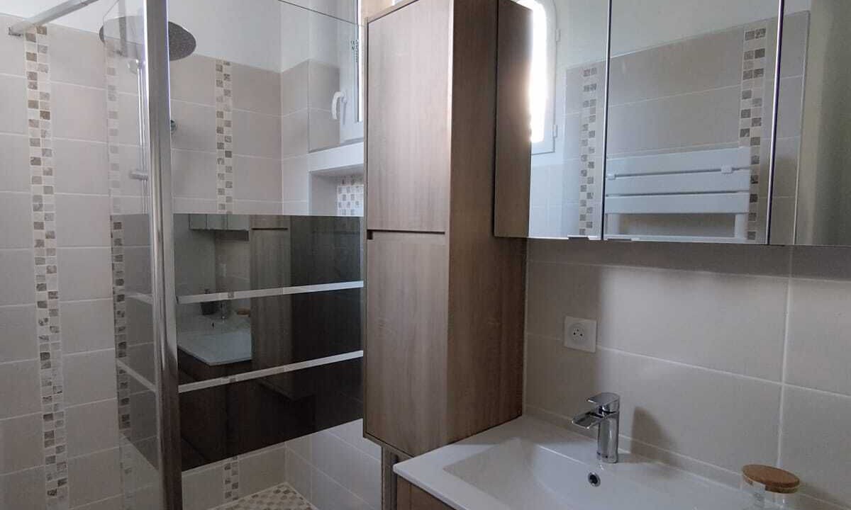 Photo of Bathroom in Chatelraould-Saint-Louvent