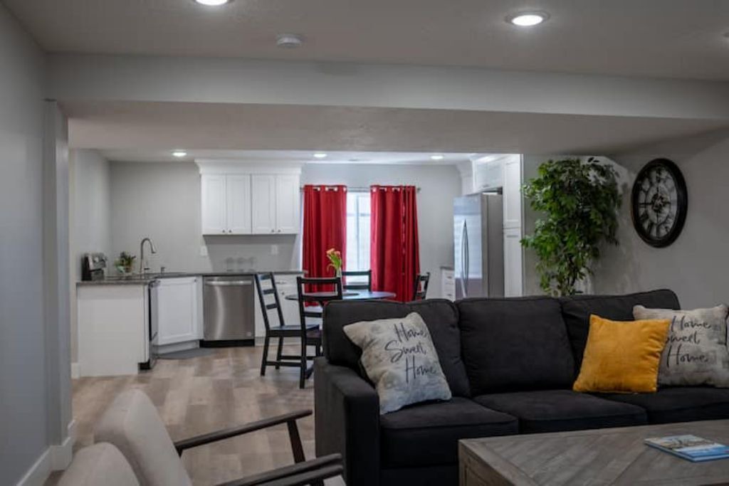 Photo of Livingroom in Eagle Mountain
