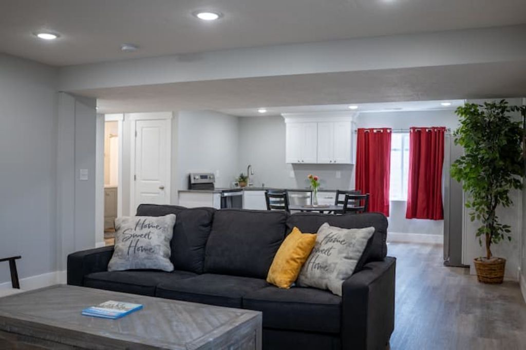 Photo of Livingroom in Eagle Mountain