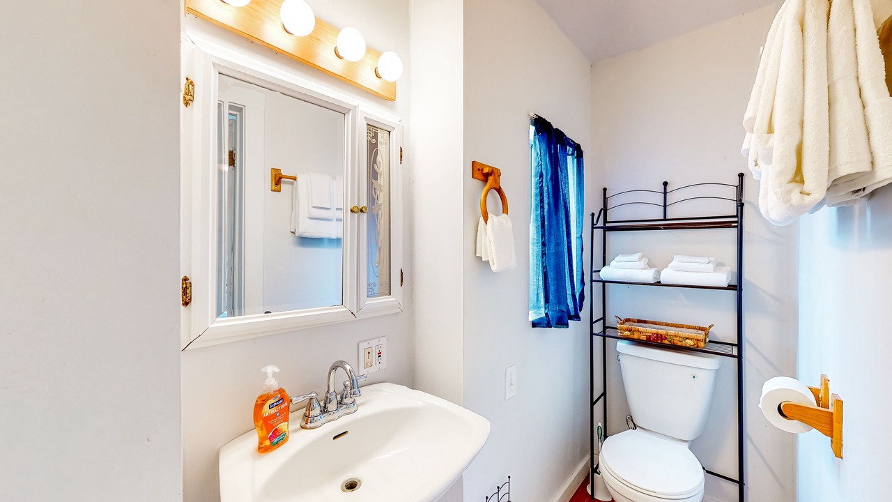 Photo of Bathroom in Elk