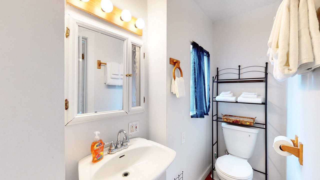 Photo of Bathroom in Elk