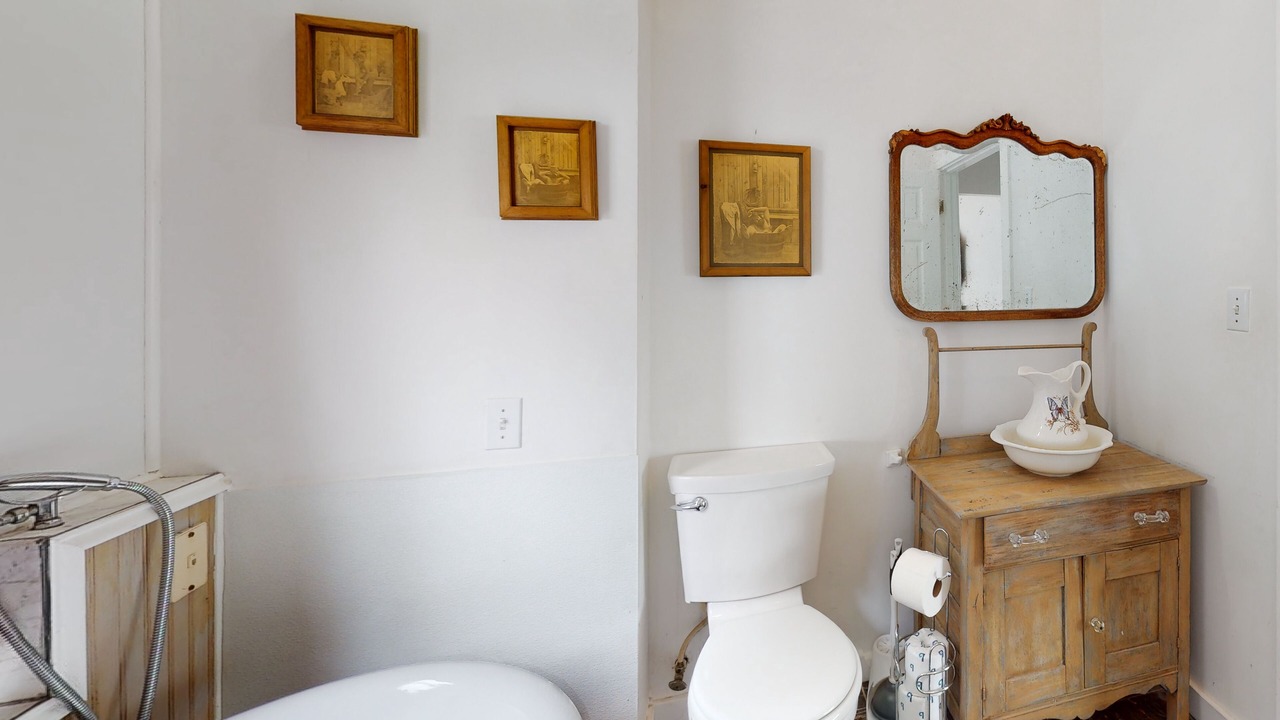 Photo of Bathroom in Elk