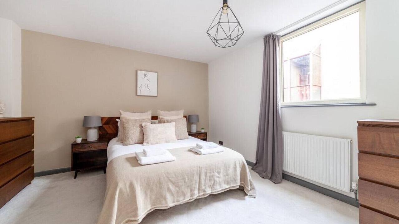 Photo of Bedroom in Tower Hill