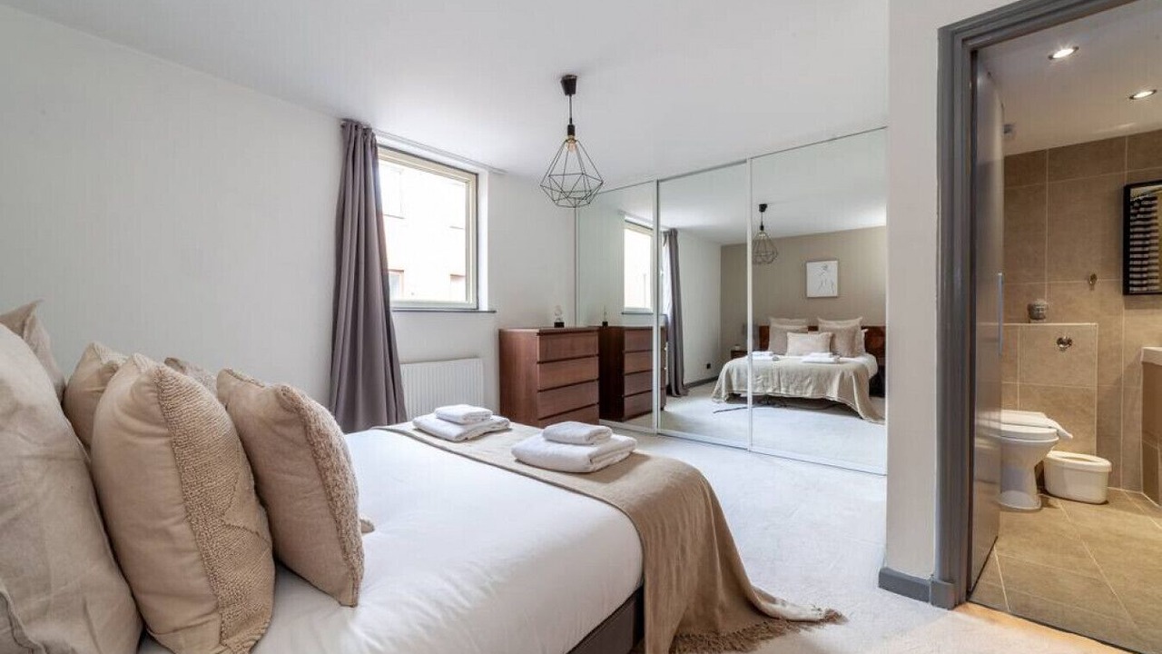 Photo of Bedroom in Tower Hill