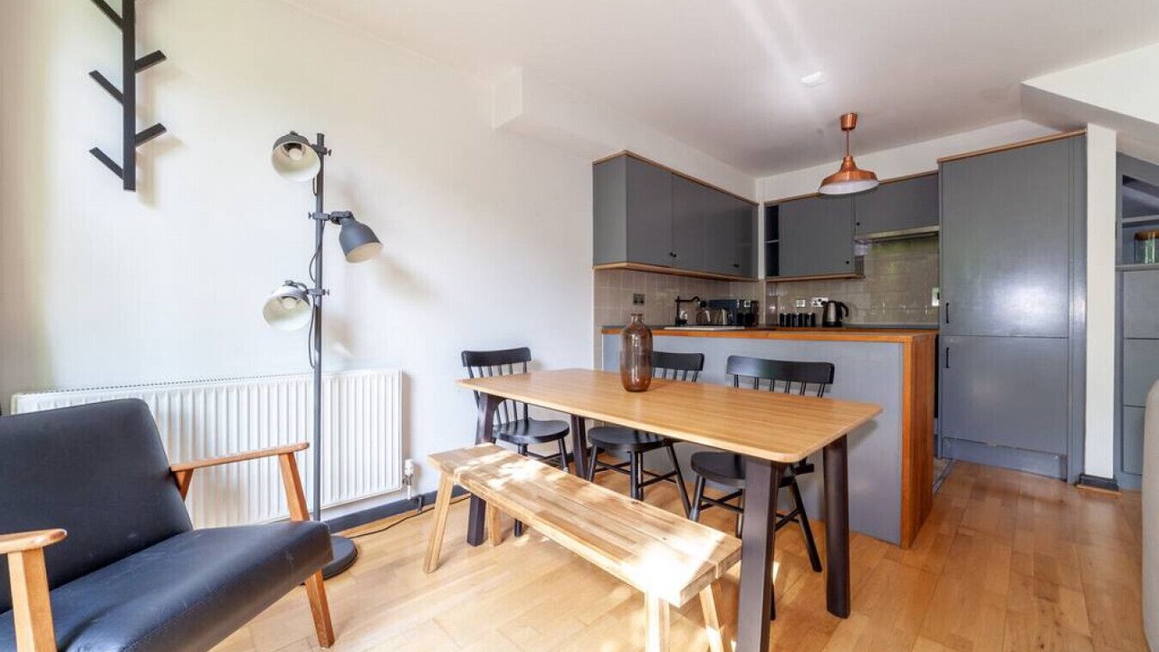 Photo of Others in Tower Hill