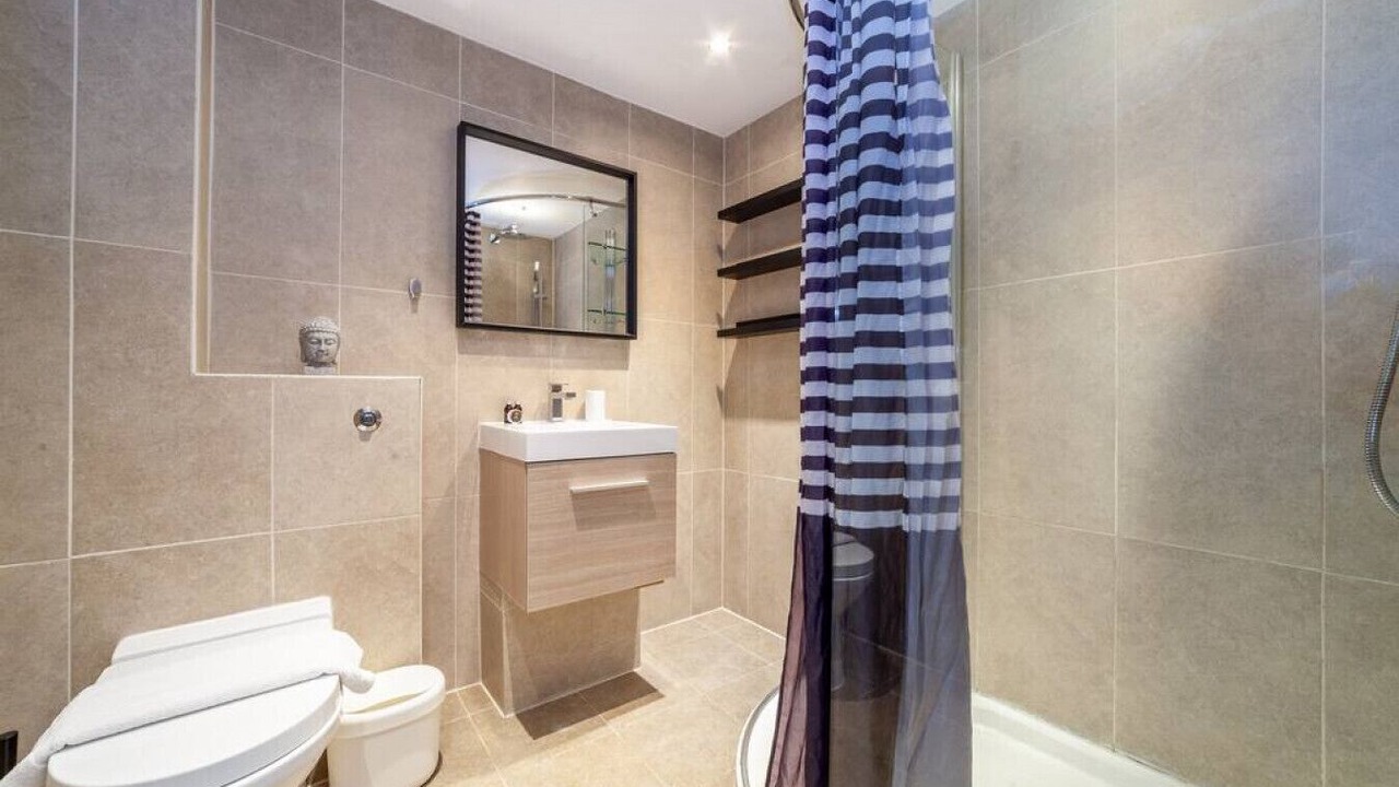 Photo of Bathroom in Tower Hill
