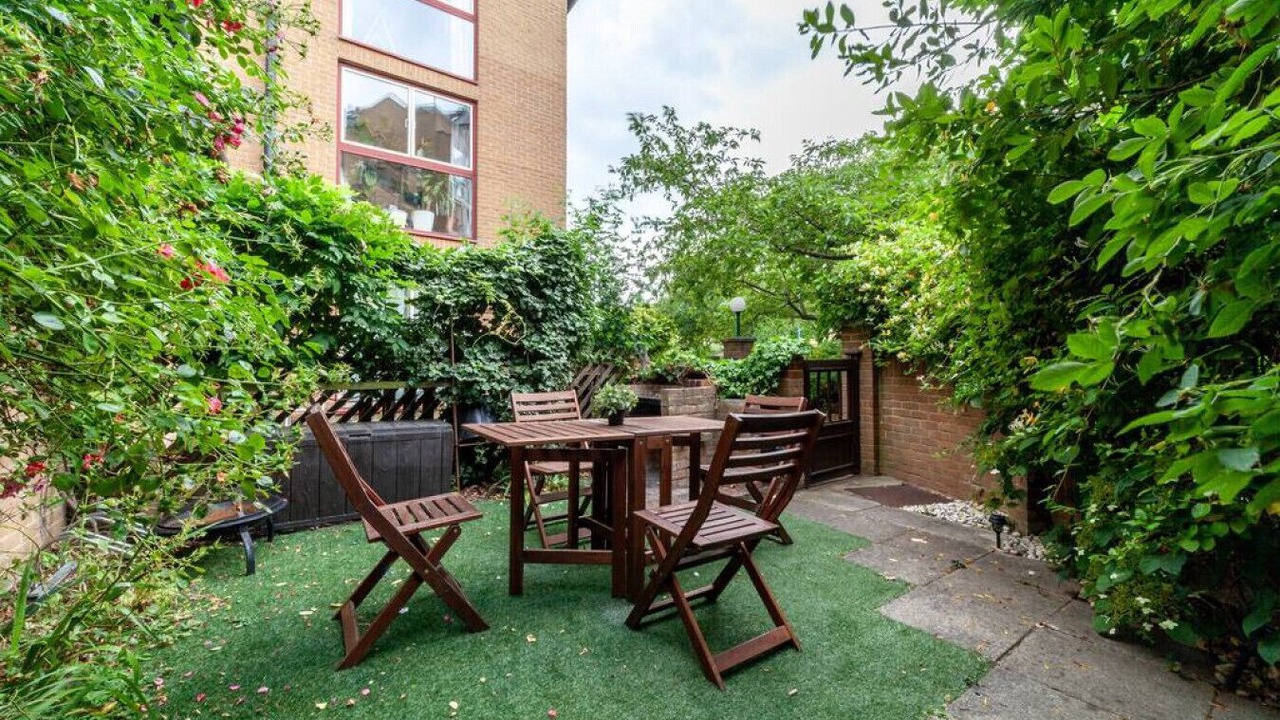 Photo of Outdoor in Tower Hill