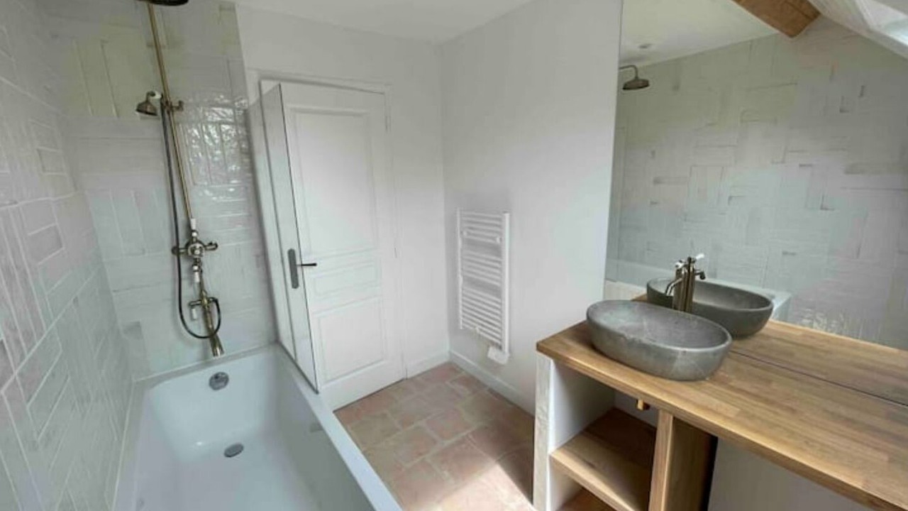 Photo of Bathroom in Gonneville-sur-Mer