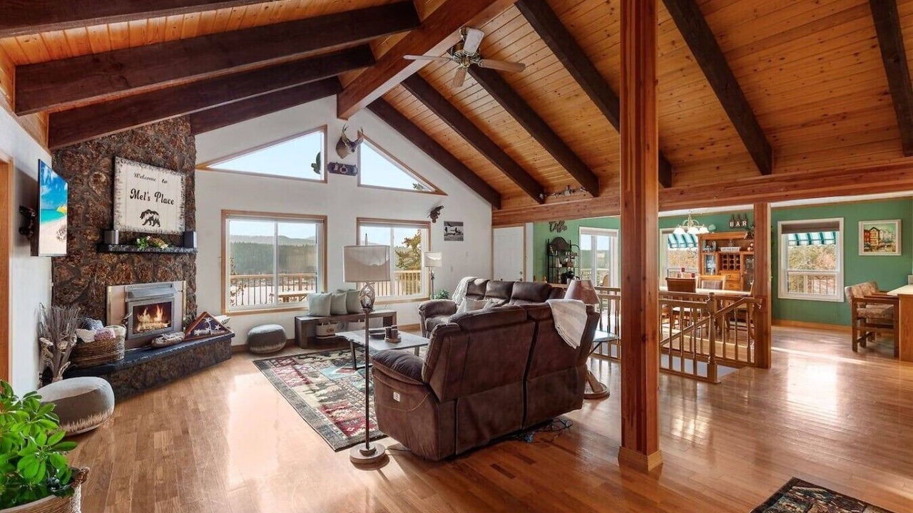 Photo of Livingroom in Bayview