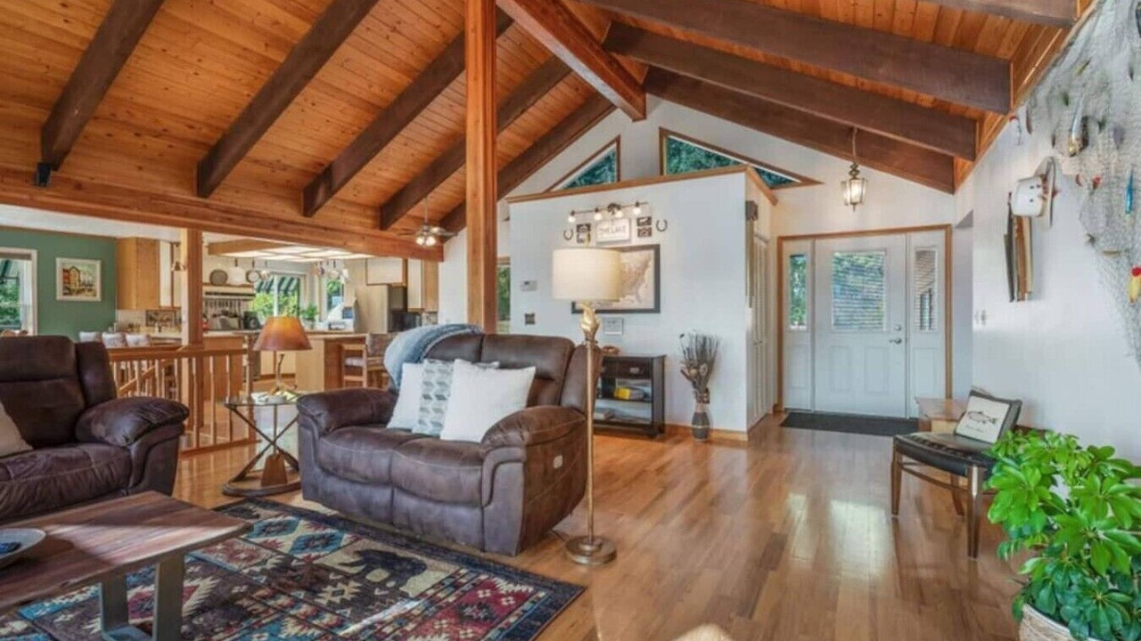 Photo of Livingroom in Bayview