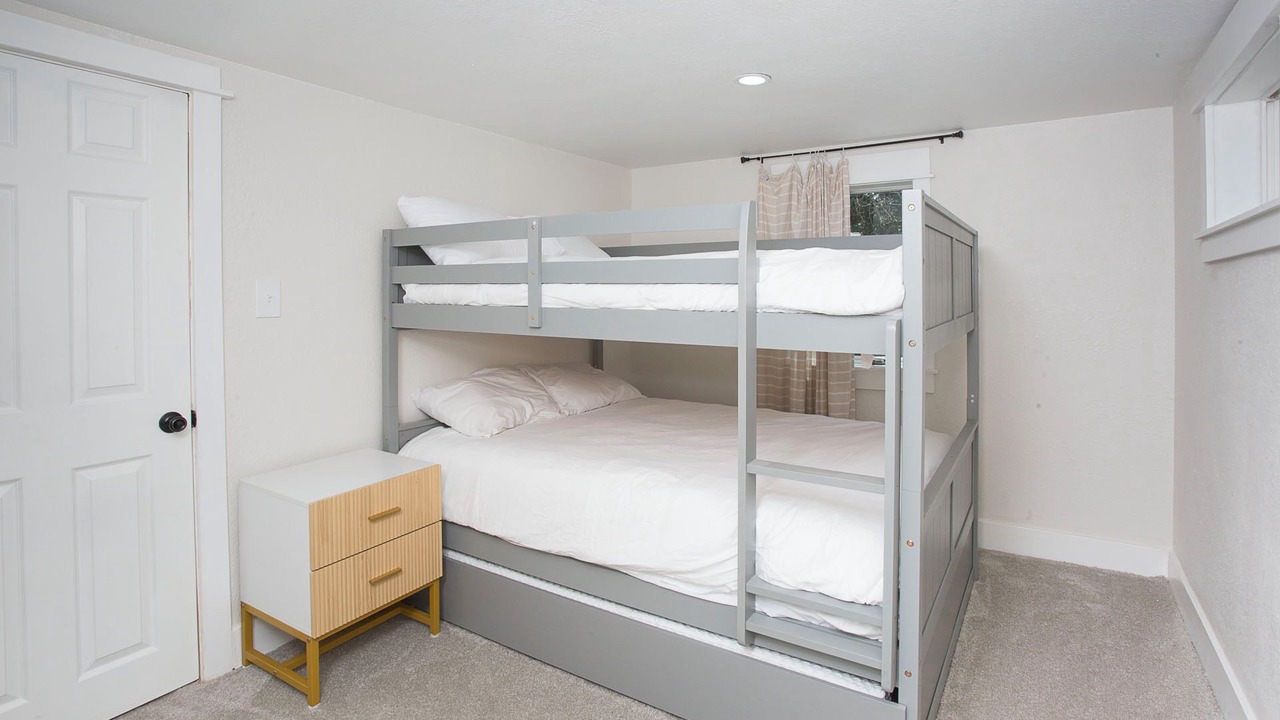 Photo of Bedroom in Rimrock