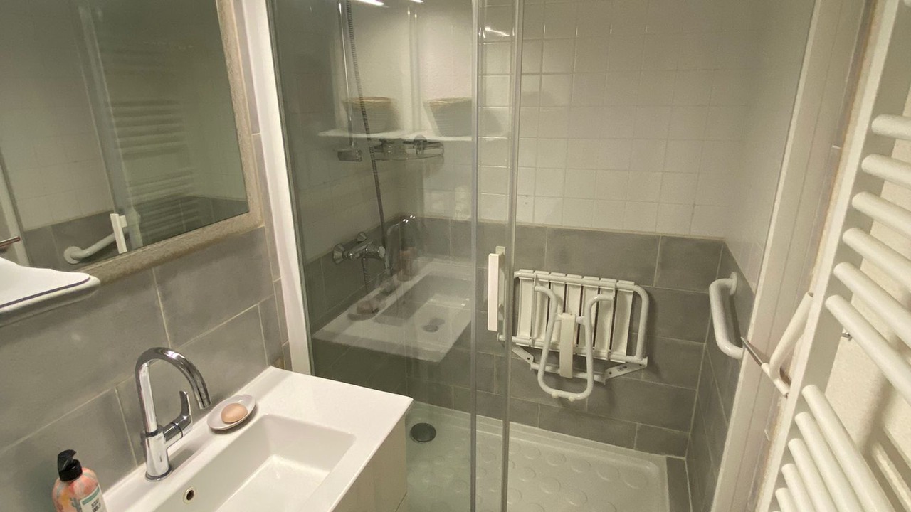 Photo of Bathroom in Courseulles-sur-Mer