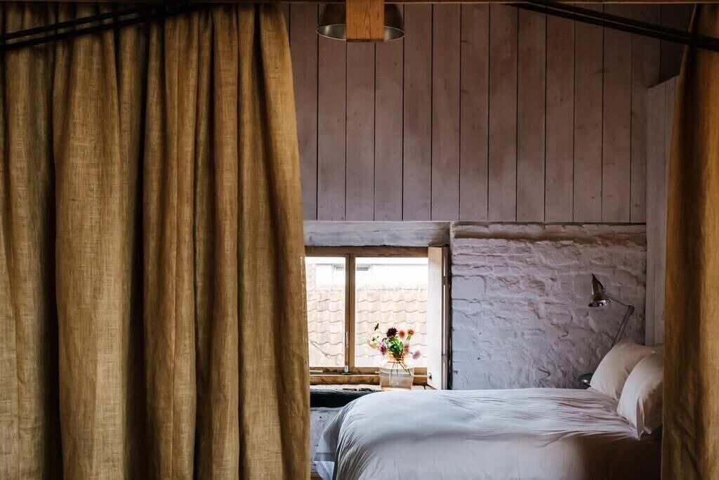 Photo of Bedroom in Eye