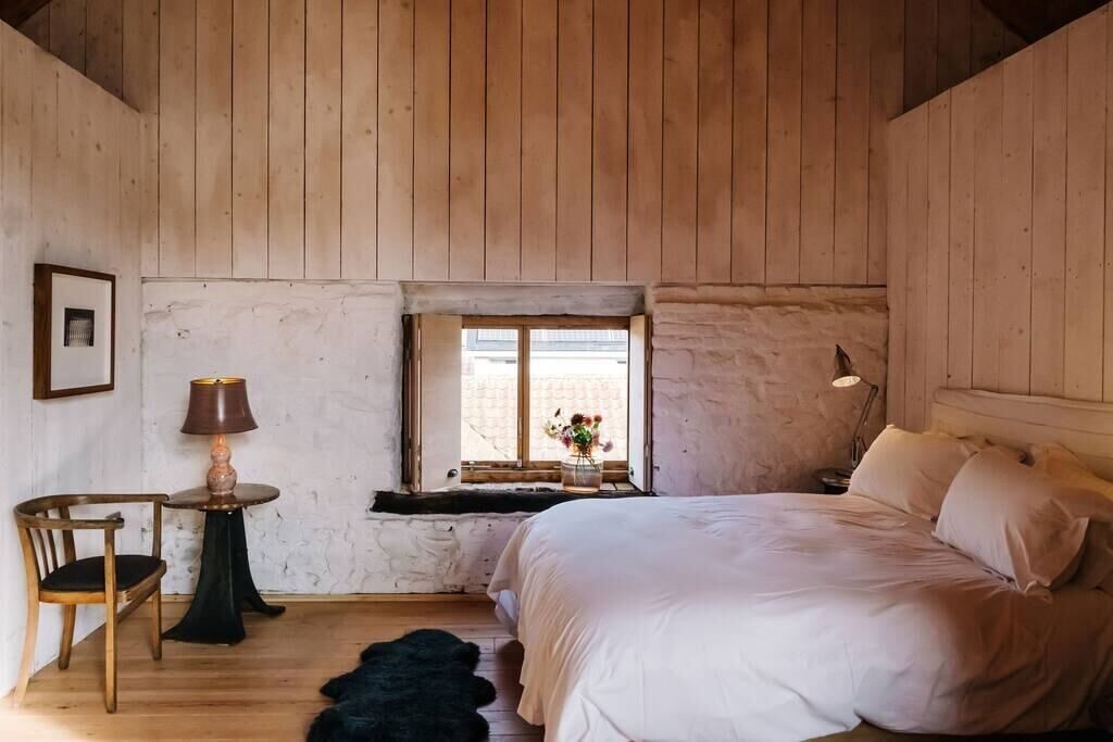 Photo of Bedroom in Eye