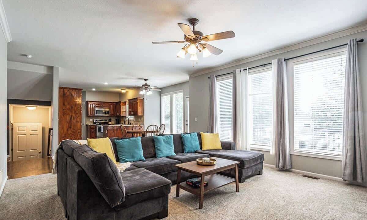 Photo of Livingroom in Shawnee