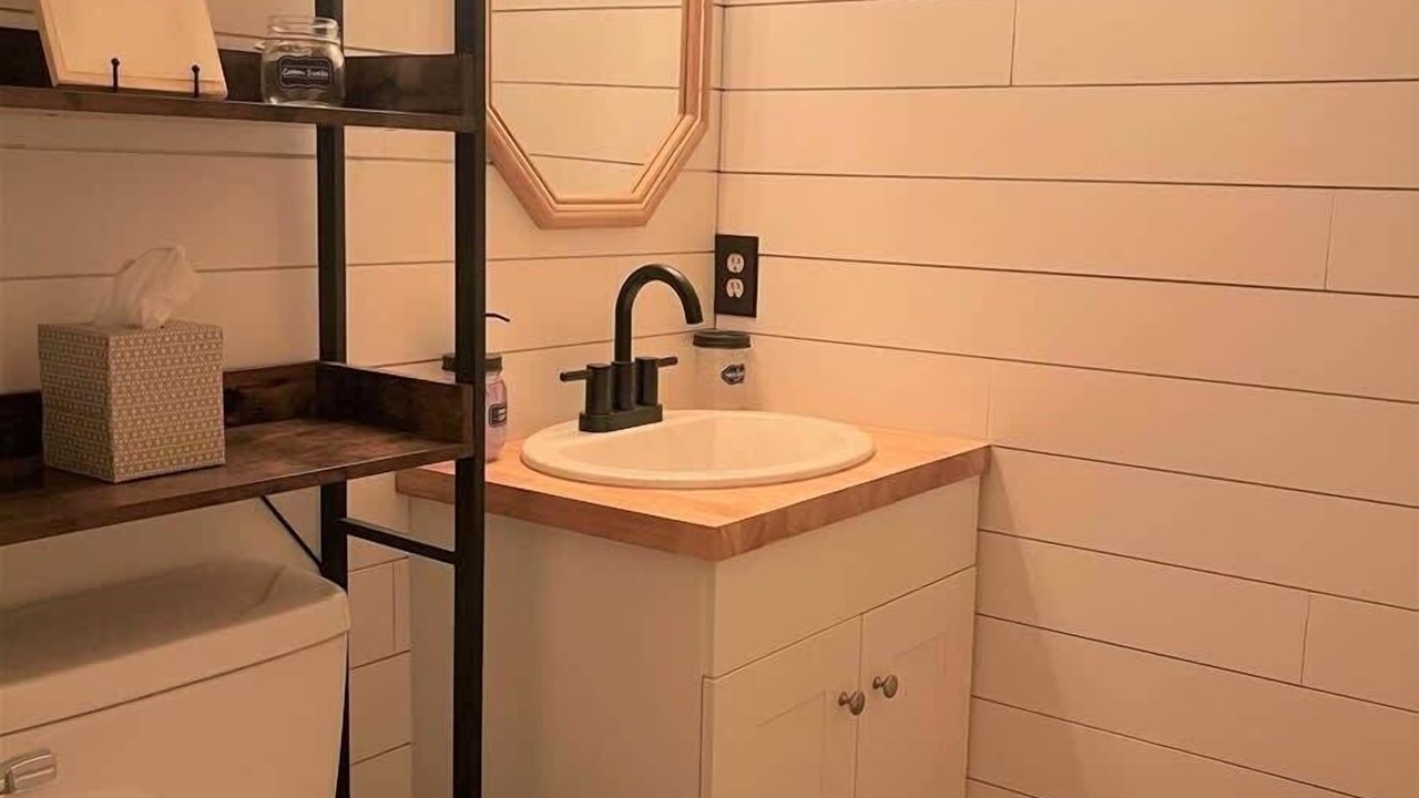 Photo of Bathroom in Cold Springs