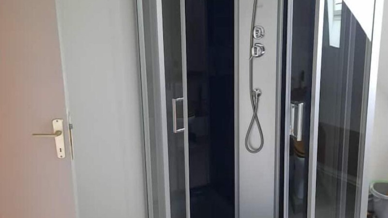 Photo of Bathroom in Saint-Quentin-Lamotte-Croix-au-Bailly