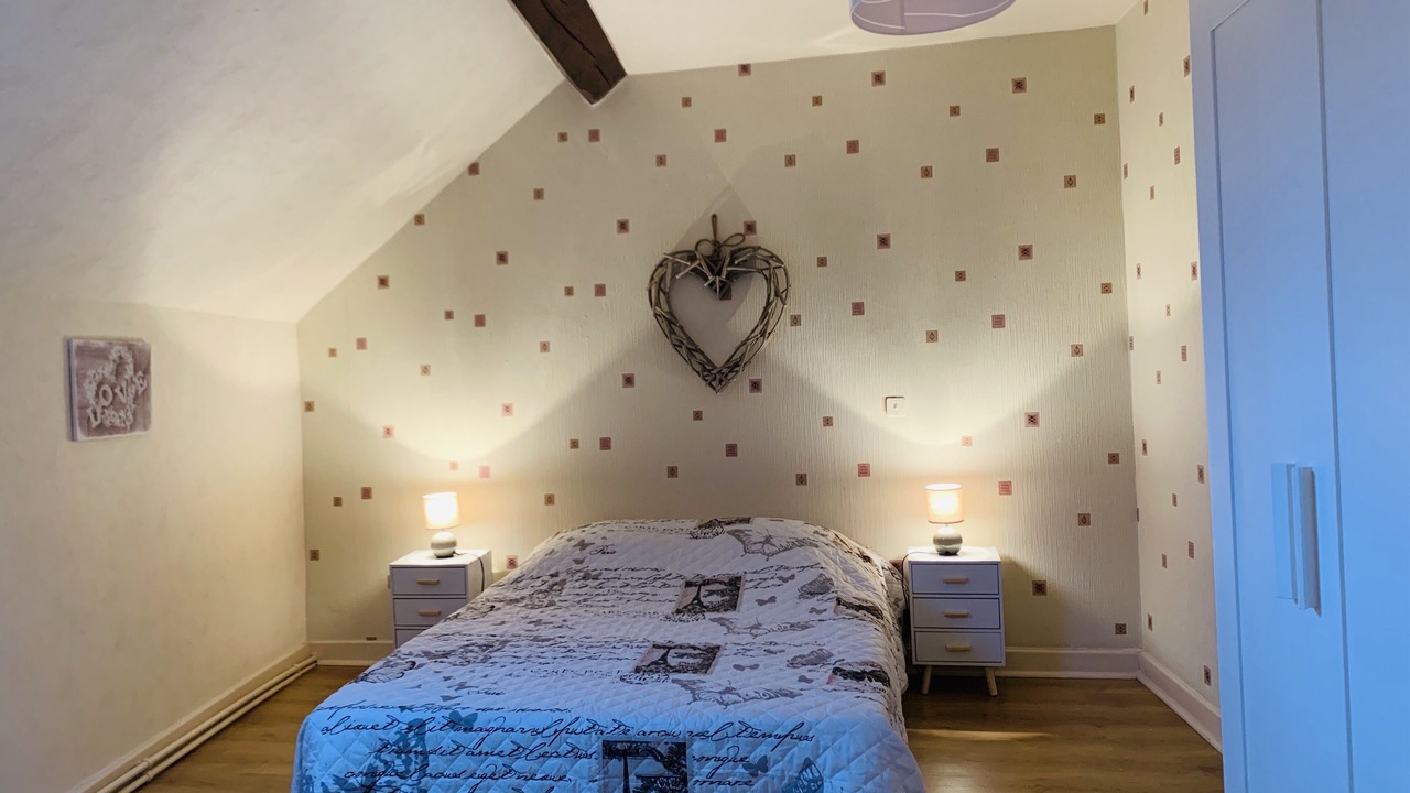 Photo of Bedroom in Saulieu