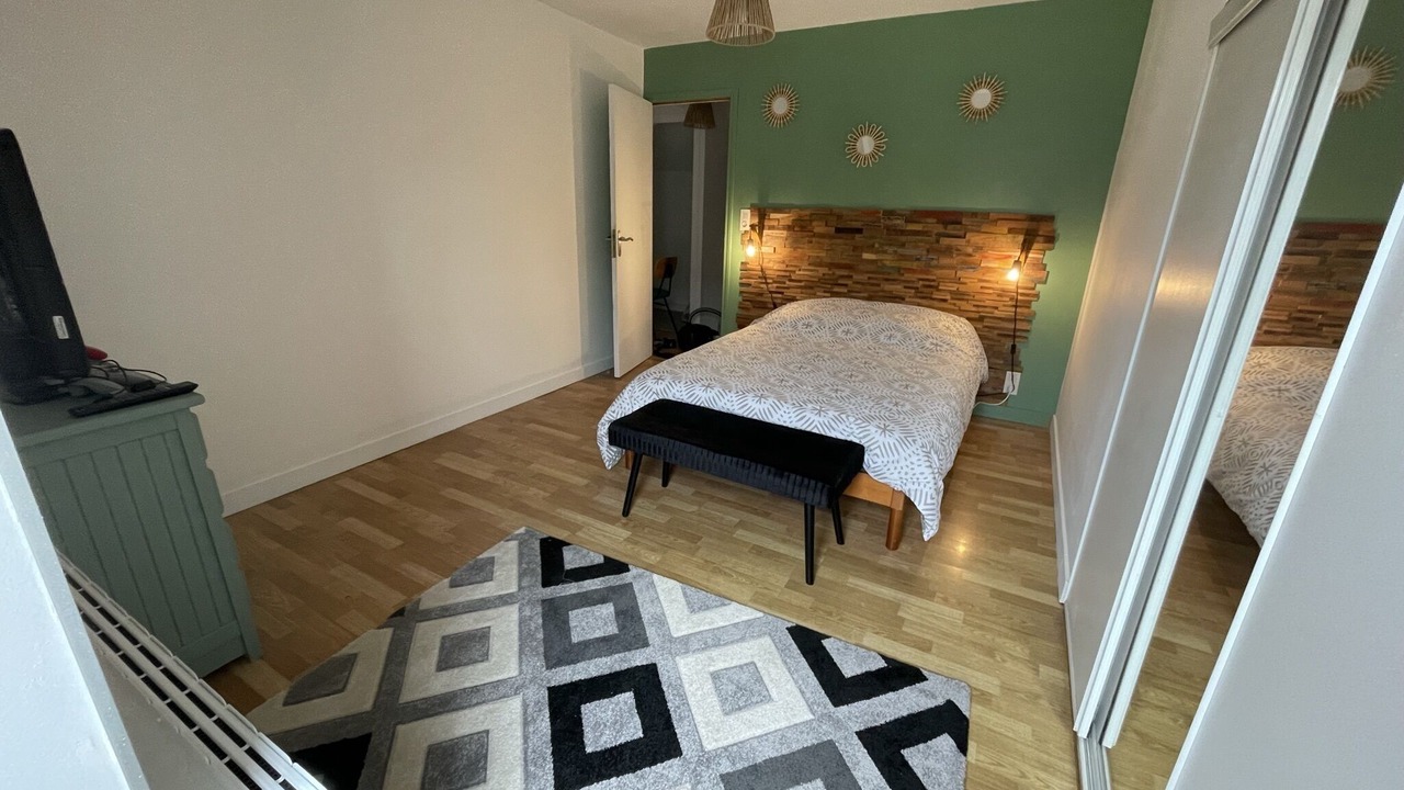 Photo of Bedroom in Saint-Georges-de-Grehaigne