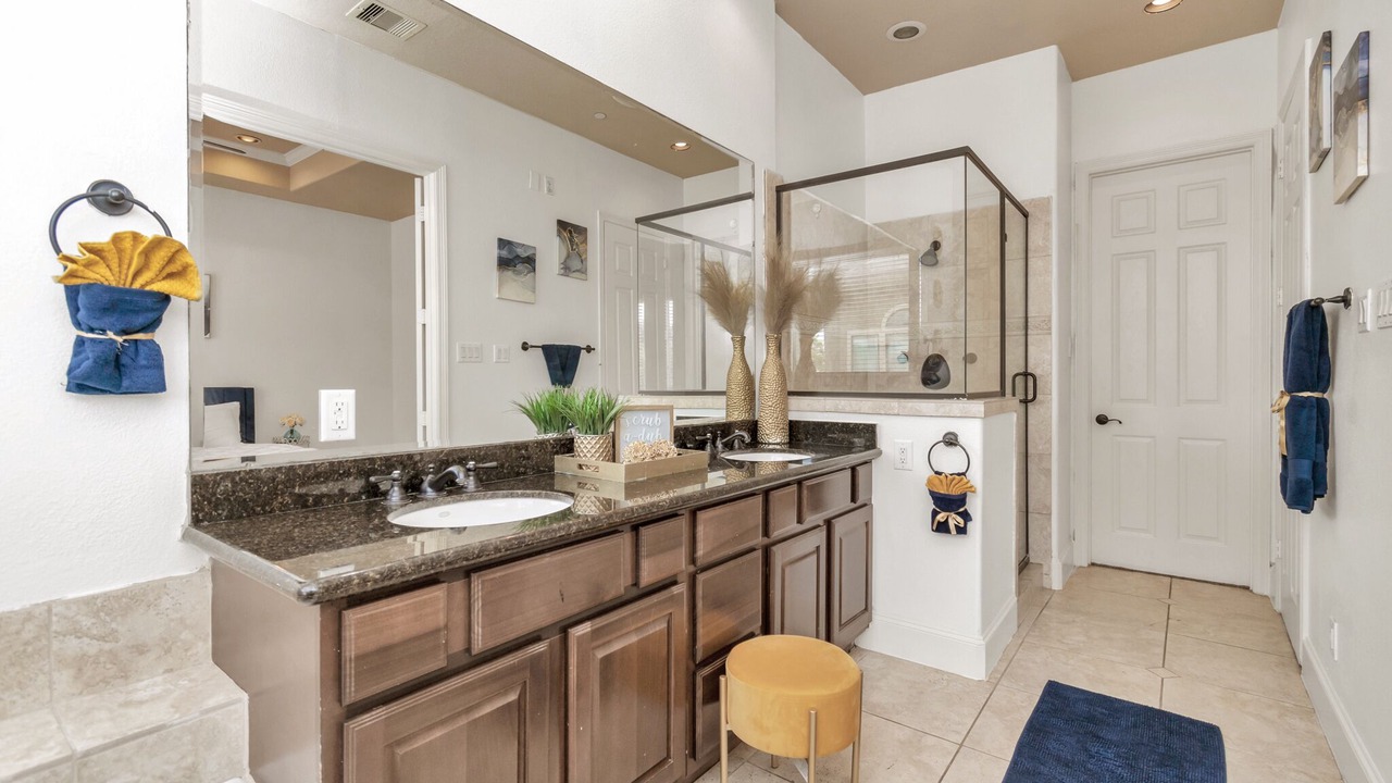 Photo of Bathroom in Woodlake - Briar Meadow