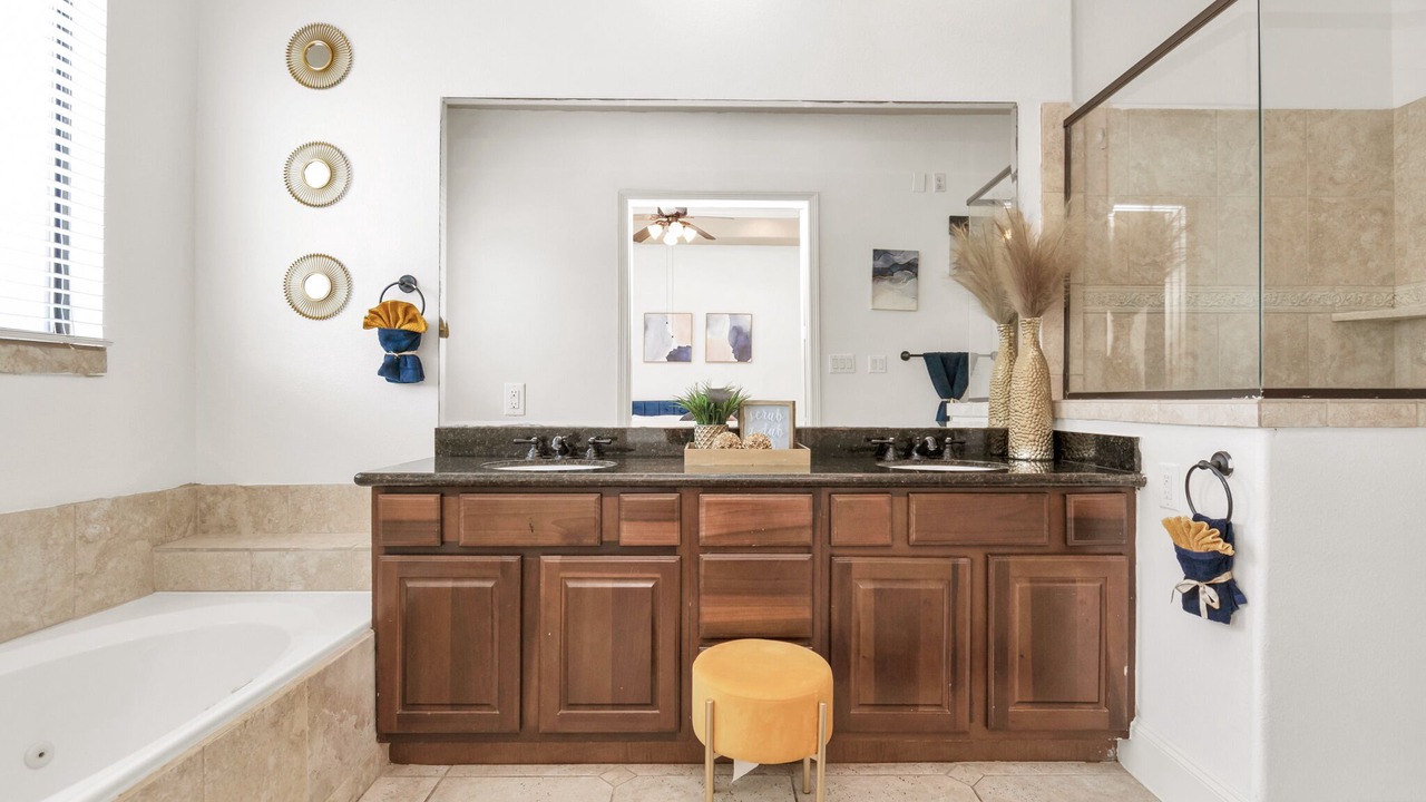 Photo of Bathroom in Woodlake - Briar Meadow
