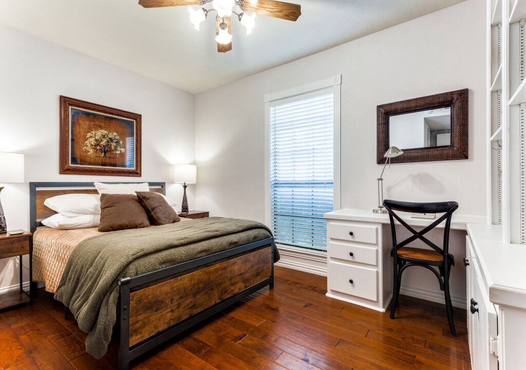 Photo of Bedroom in Allen