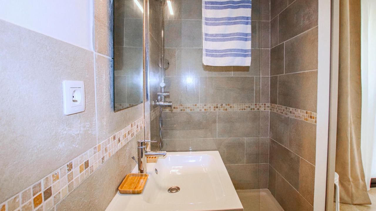 Photo of Bathroom in Saint-Restitut