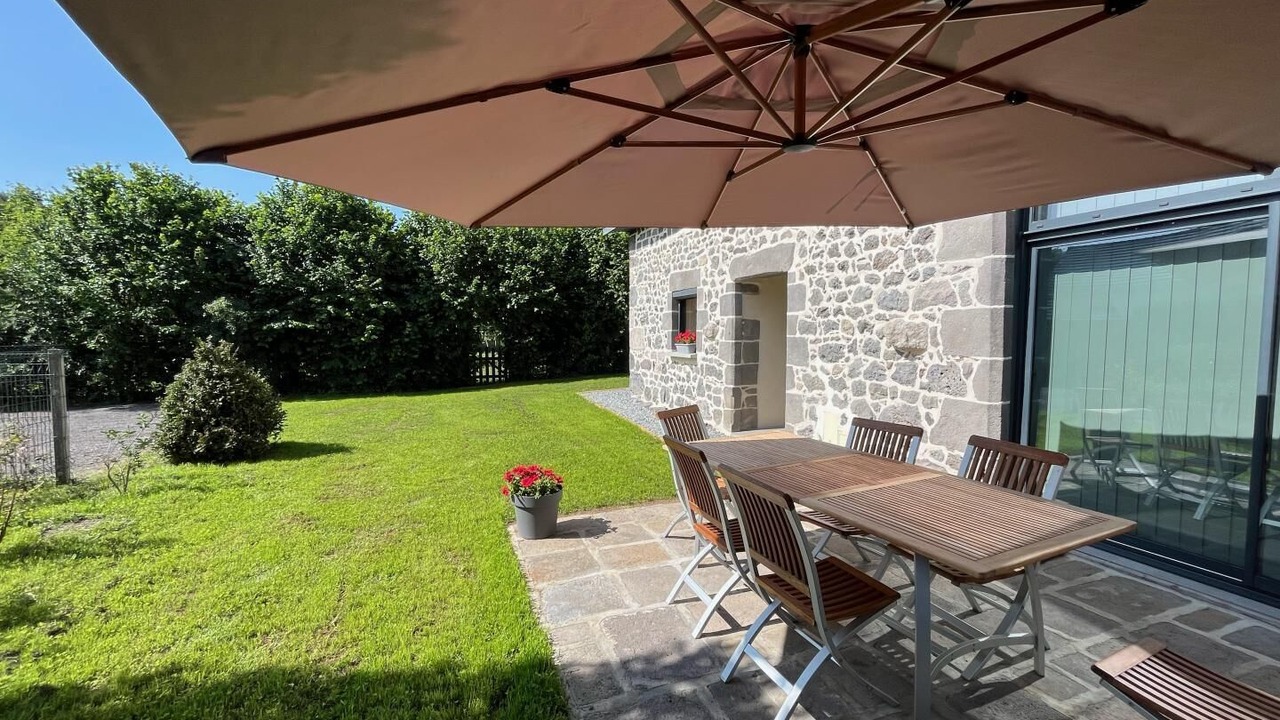 Photo of Outdoor in Charbonnieres-les-Varennes