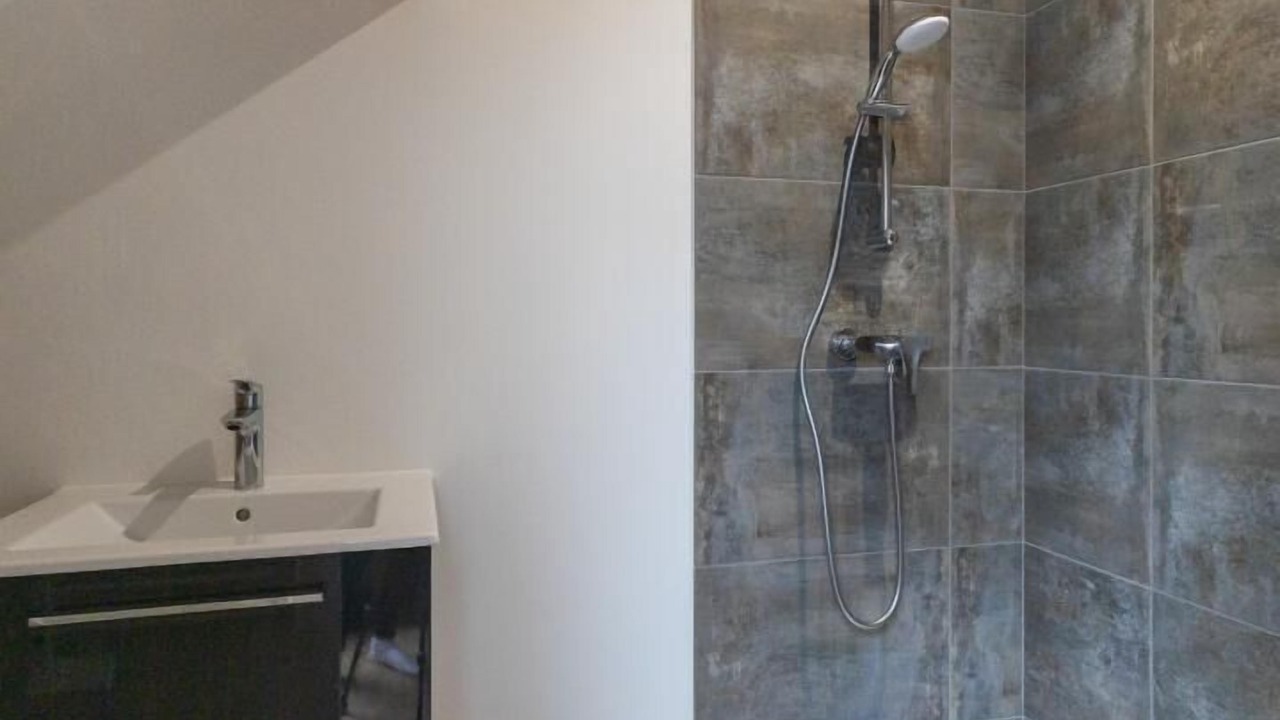 Photo of Bathroom in Charbonnieres-les-Varennes