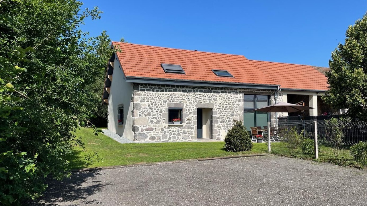Photo of Outdoor in Charbonnieres-les-Varennes