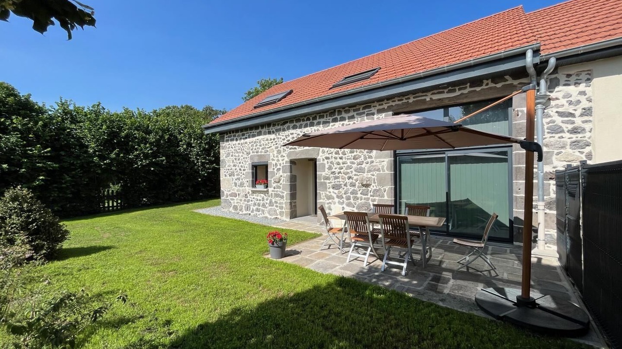 Photo of Outdoor in Charbonnieres-les-Varennes
