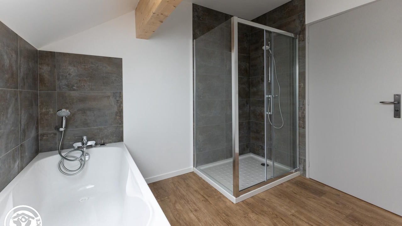 Photo of Bathroom in Charbonnieres-les-Varennes