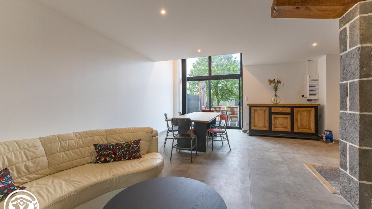 Photo of Livingroom in Charbonnieres-les-Varennes
