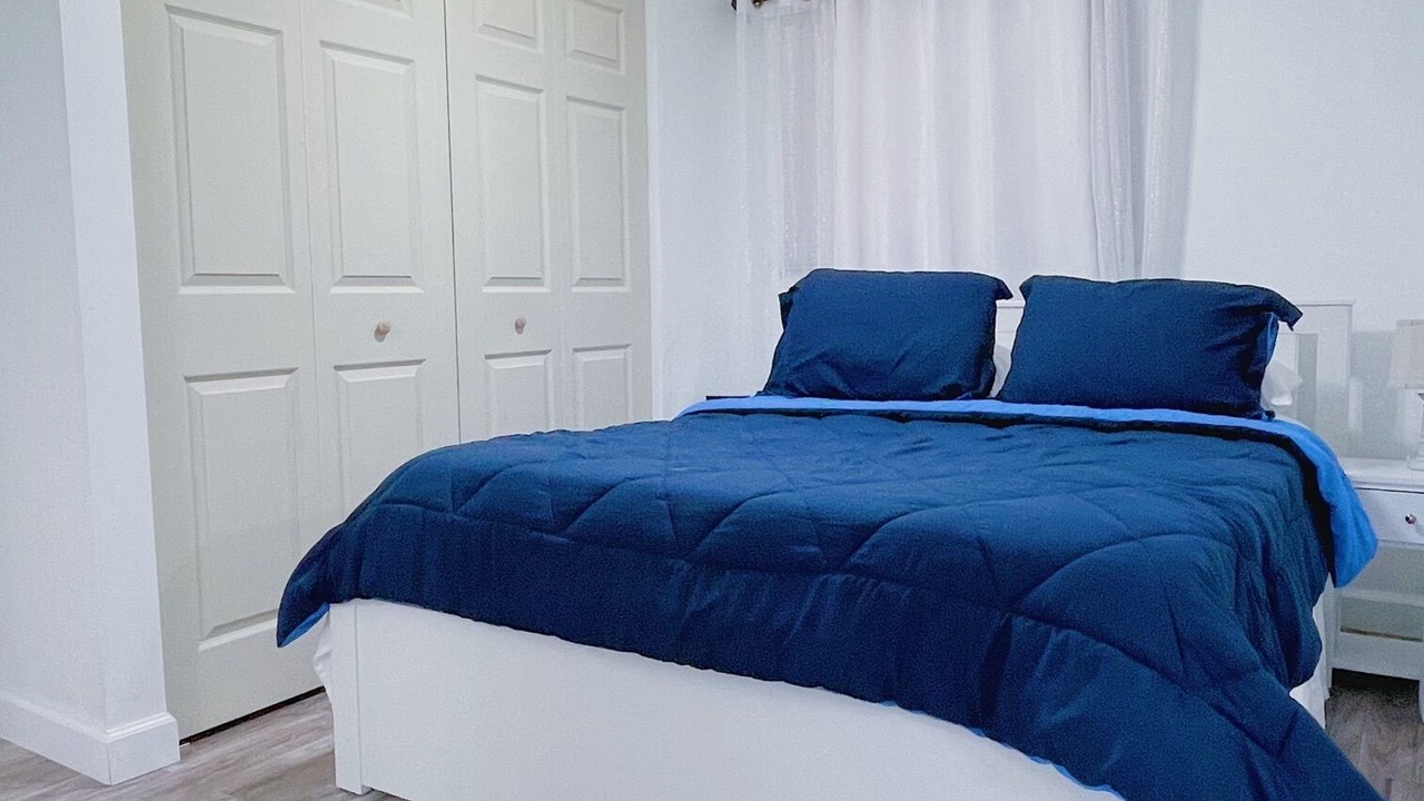 Photo of Bedroom in Olympia Heights