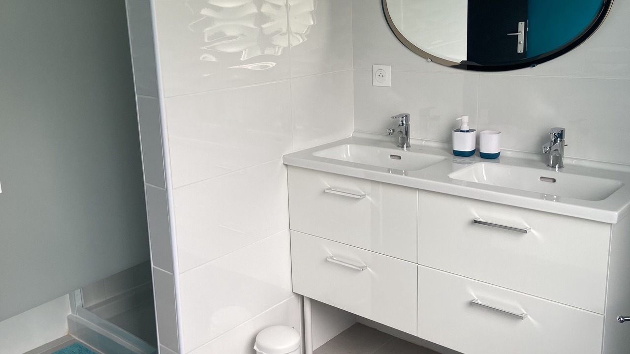 Photo of Bathroom in Aiguerelles