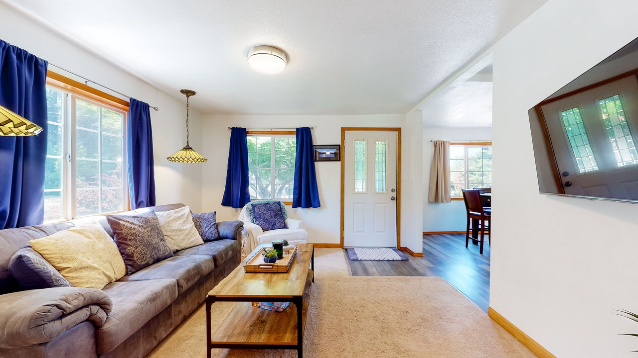 Photo of Livingroom in Warrenton