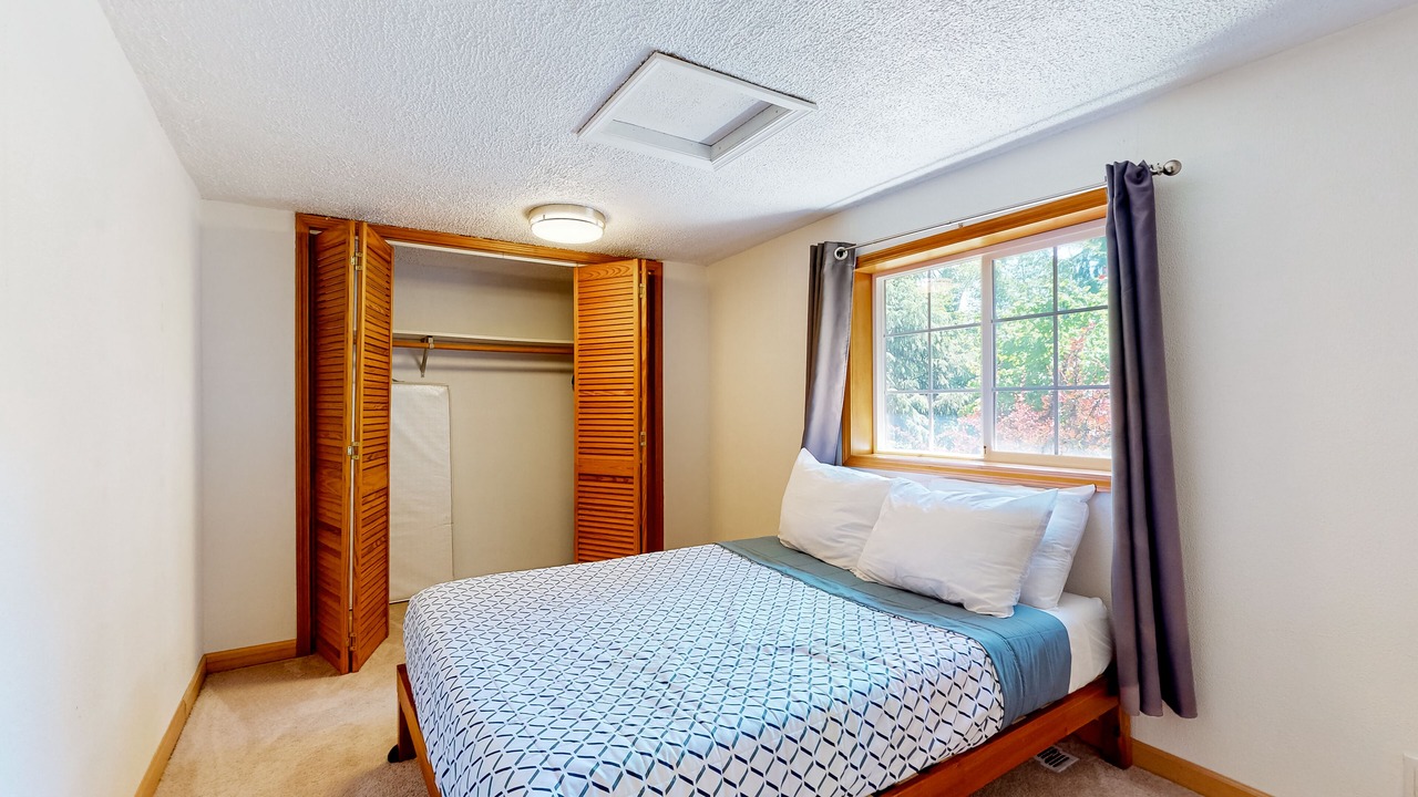 Photo of Bedroom in Warrenton