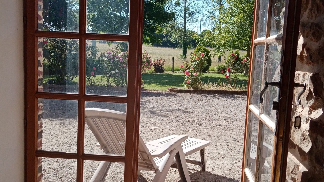 Photo of Others in Le Cercueil