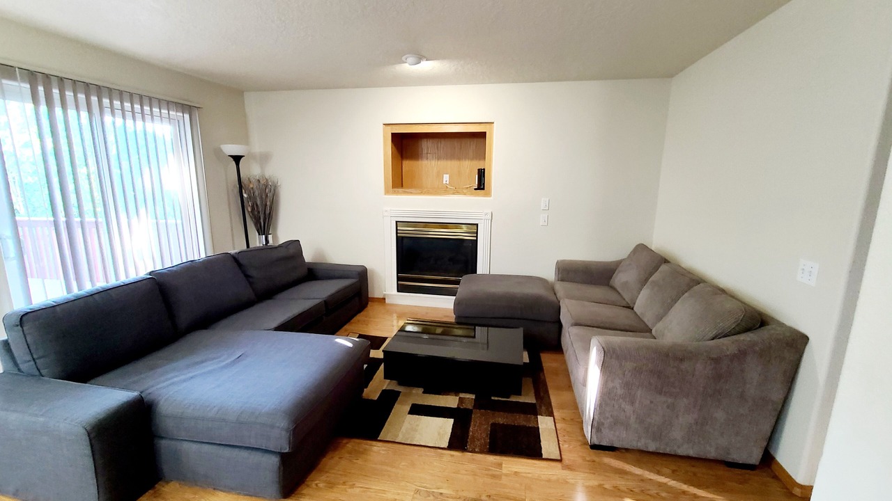 Photo of Livingroom in Bull Mountain
