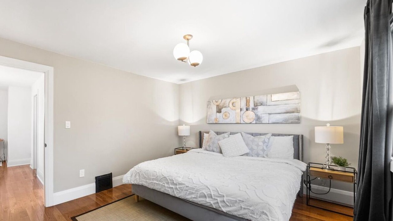 Photo of Bedroom in Oakwood Village
