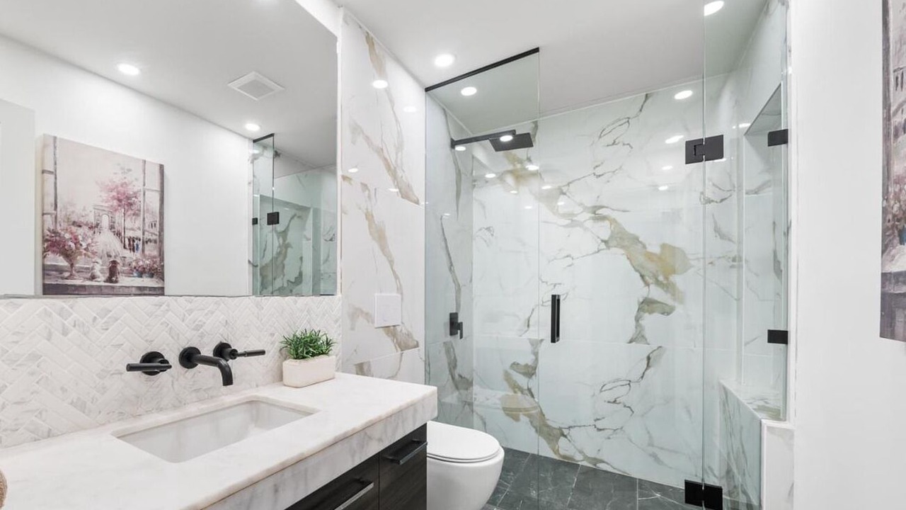 Photo of Bathroom in Oakwood Village